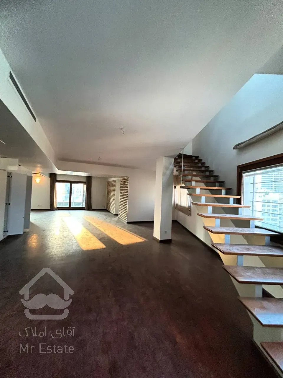 رهن پنت هاوس ۳۰۰ متری در زعفرانیه