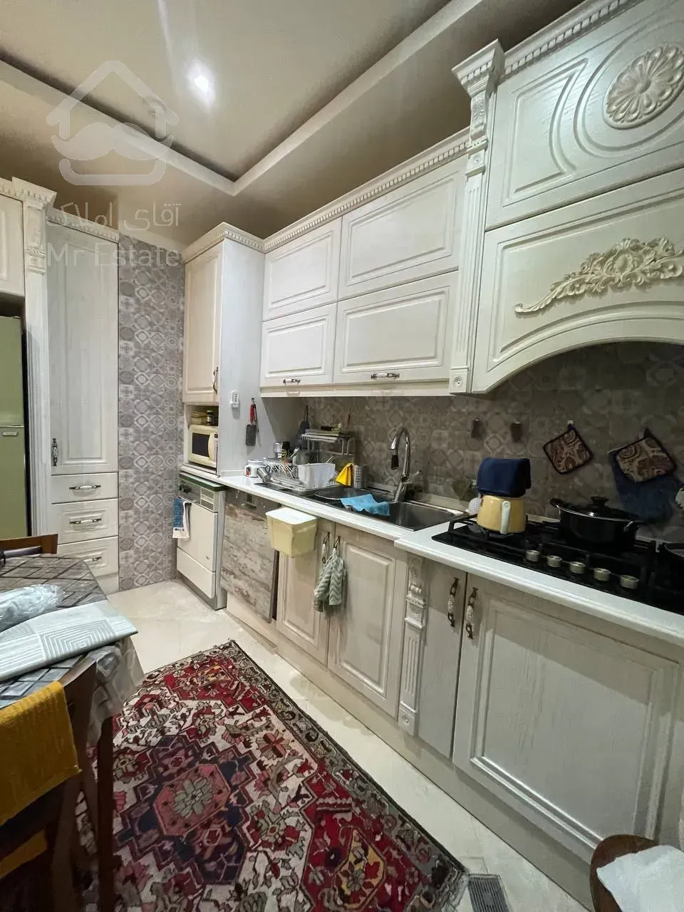 رهن آپارتمان ۱۳۰ متری در زعفرانیه