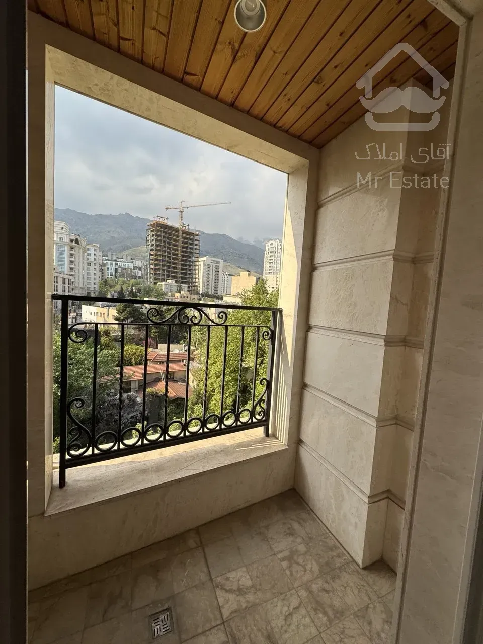 فروش آپارتمان ۱۵۷ متری در زعفرانیه