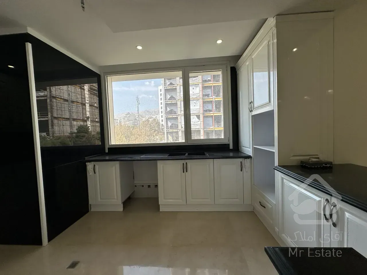 فروش آپارتمان ۱۳۰ متری در زعفرانیه