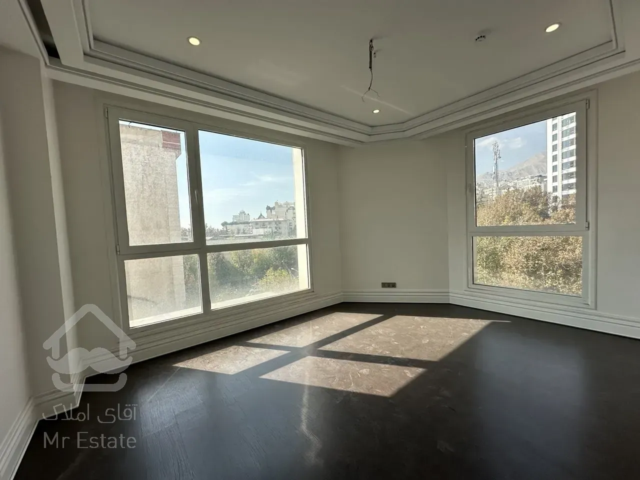 فروش آپارتمان ۱۳۰ متری در زعفرانیه