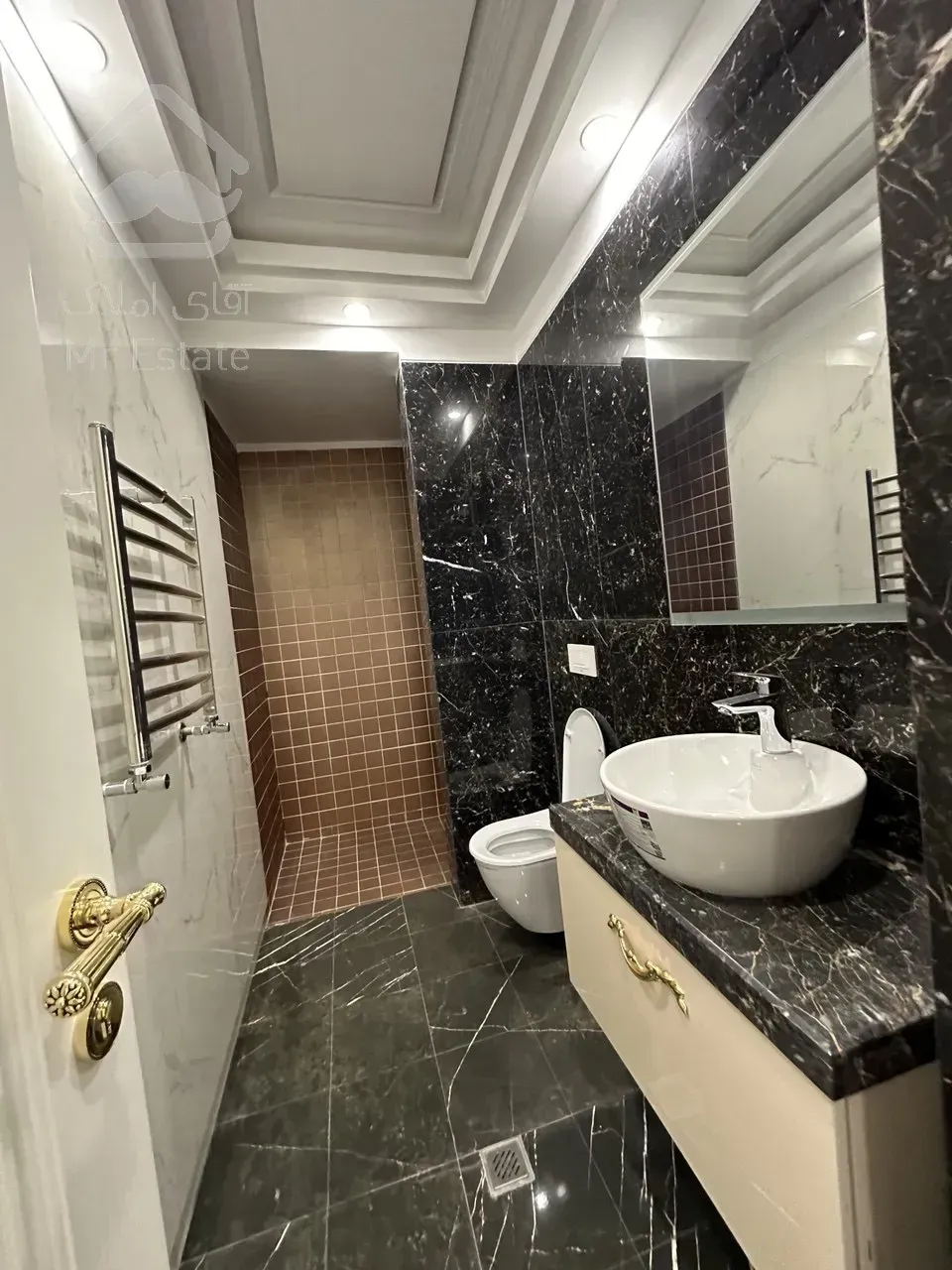 فروش آپارتمان ۱۳۰ متری در زعفرانیه