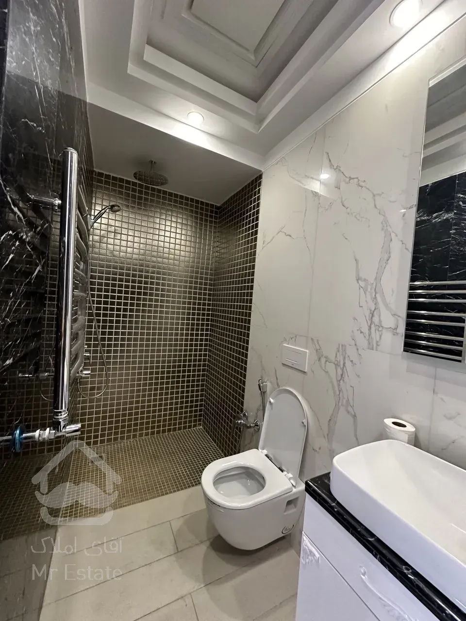 فروش آپارتمان ۱۳۰ متری در زعفرانیه