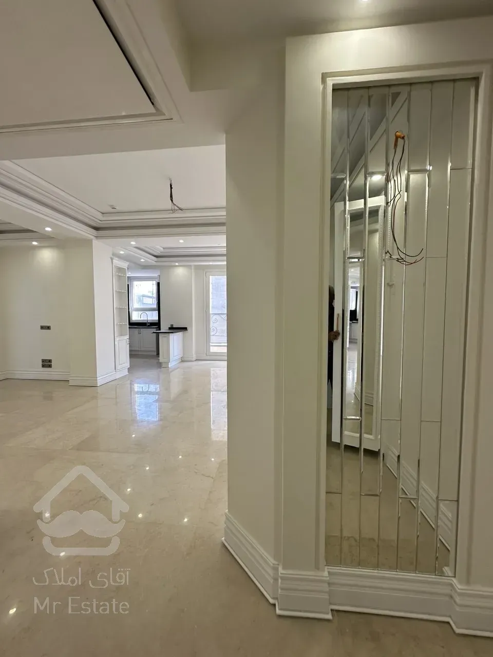 فروش آپارتمان ۱۳۰ متری در زعفرانیه