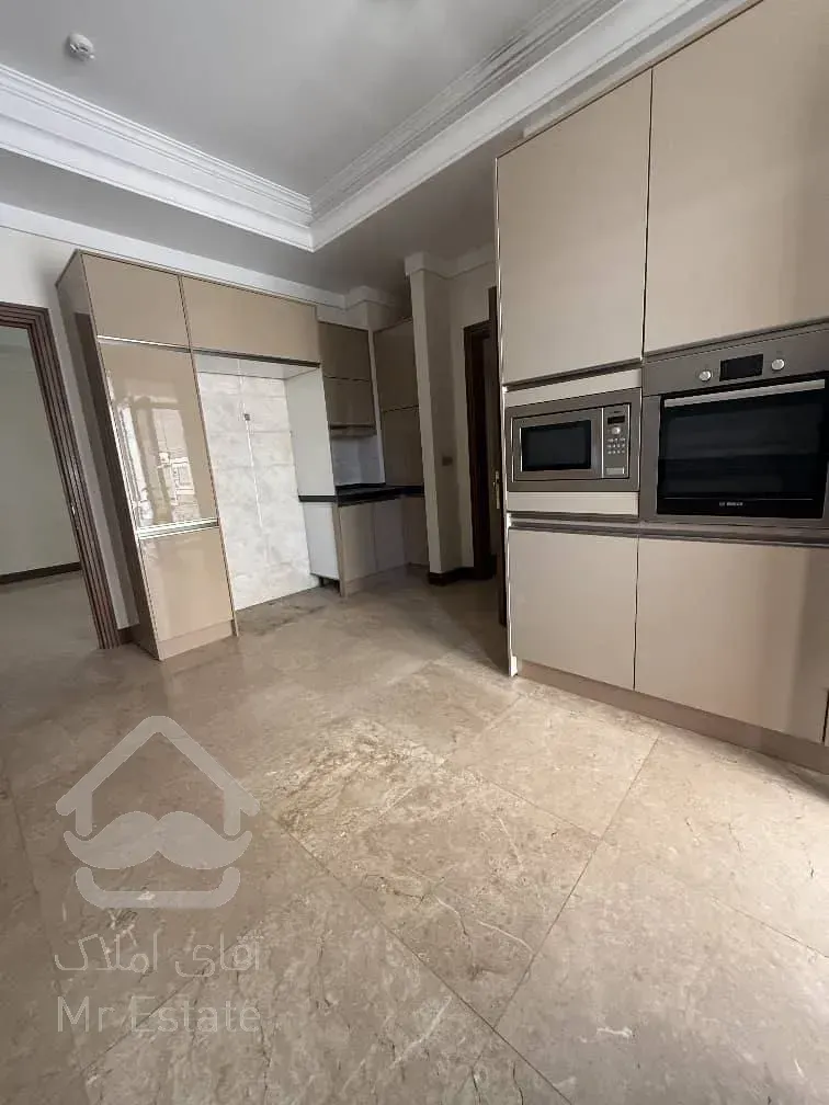 رهن آپارتمان ۲۲۰ متری در زعفرانیه