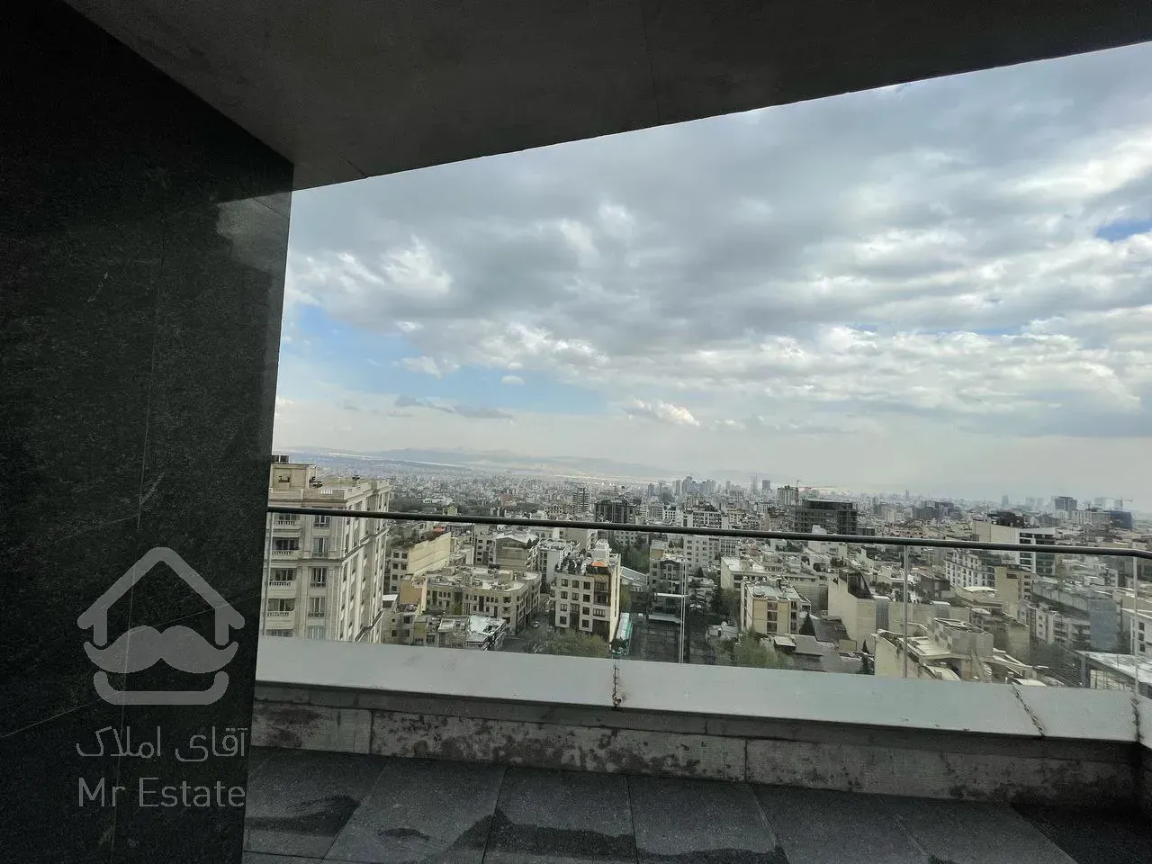 رهن آپارتمان ۳۱۵ متری در زعفرانیه