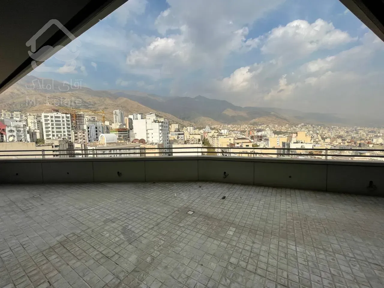 رهن برج مدرن ۲۶۰ متری در زعفرانیه