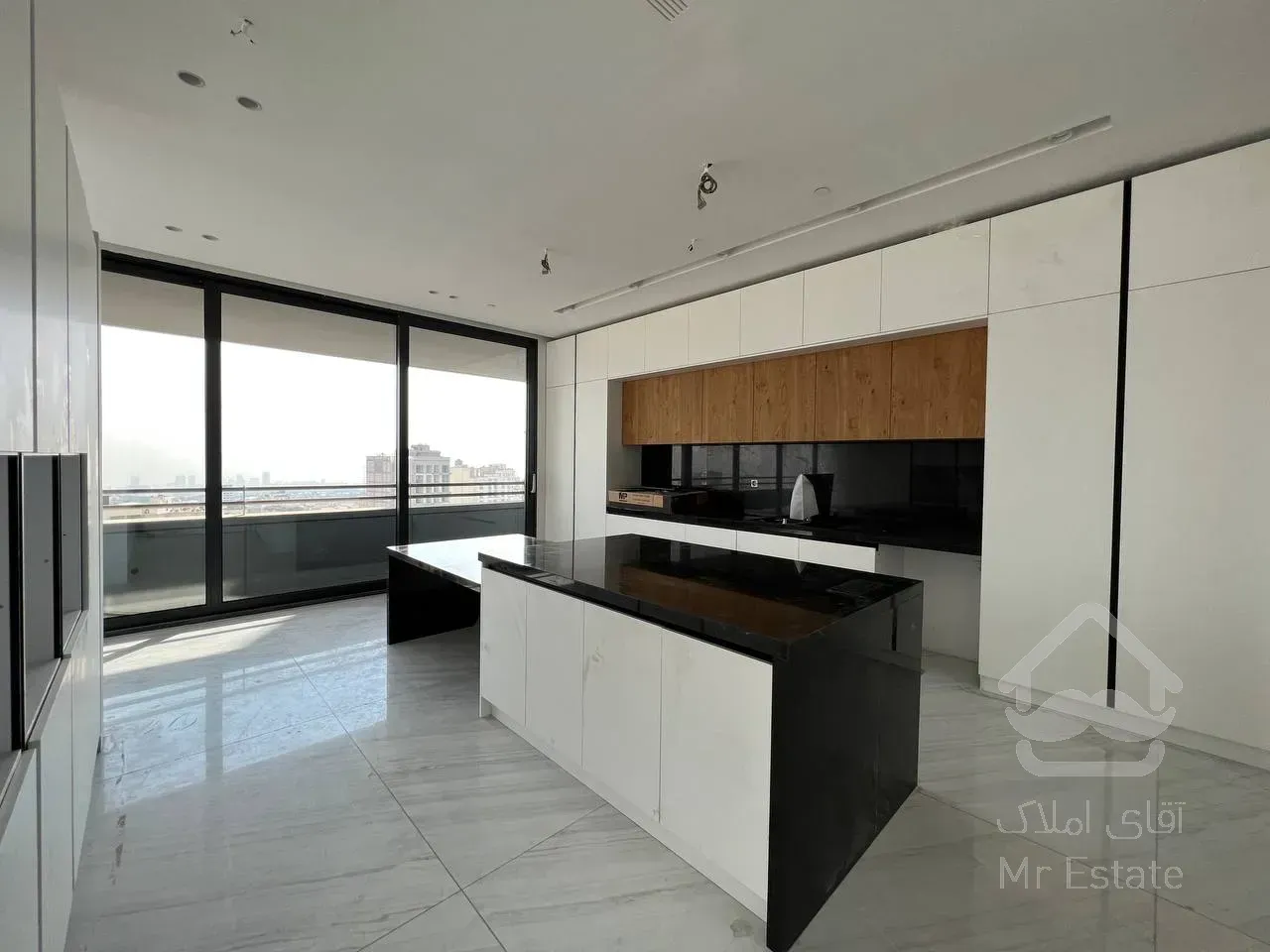 رهن برج مدرن ۲۶۰ متری در زعفرانیه