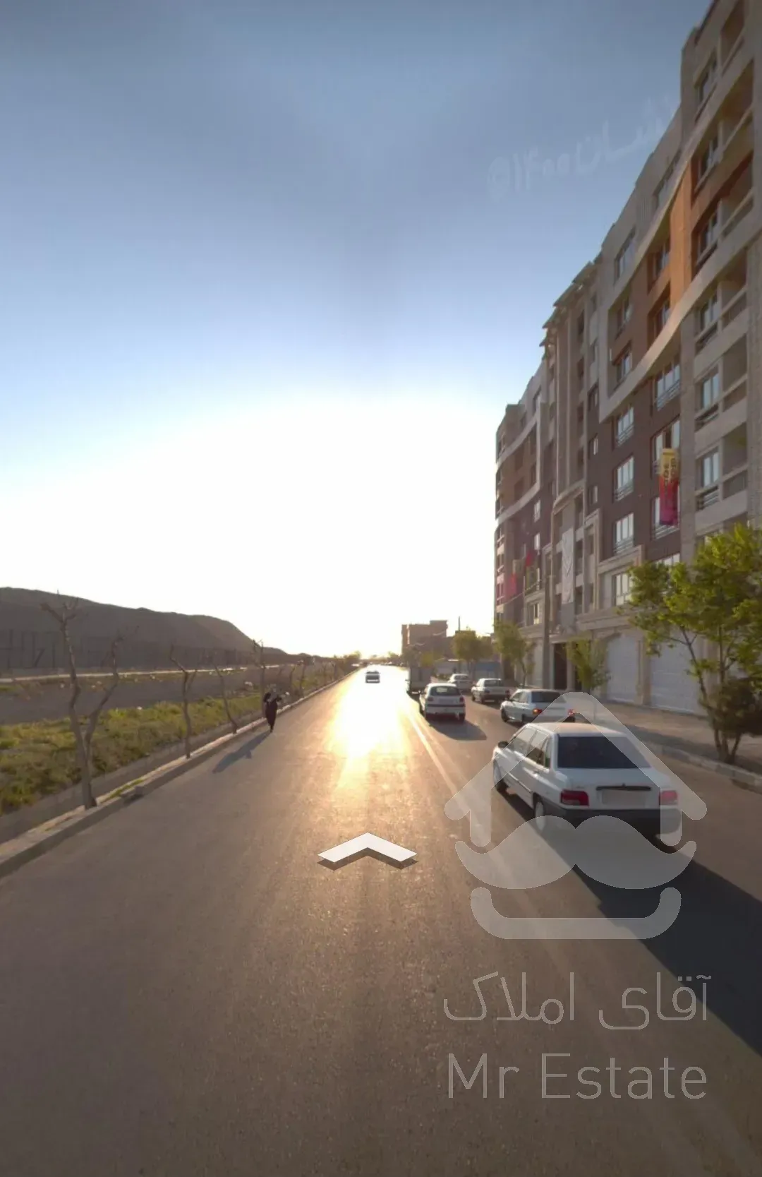 خانه ویلایی بر خیابان