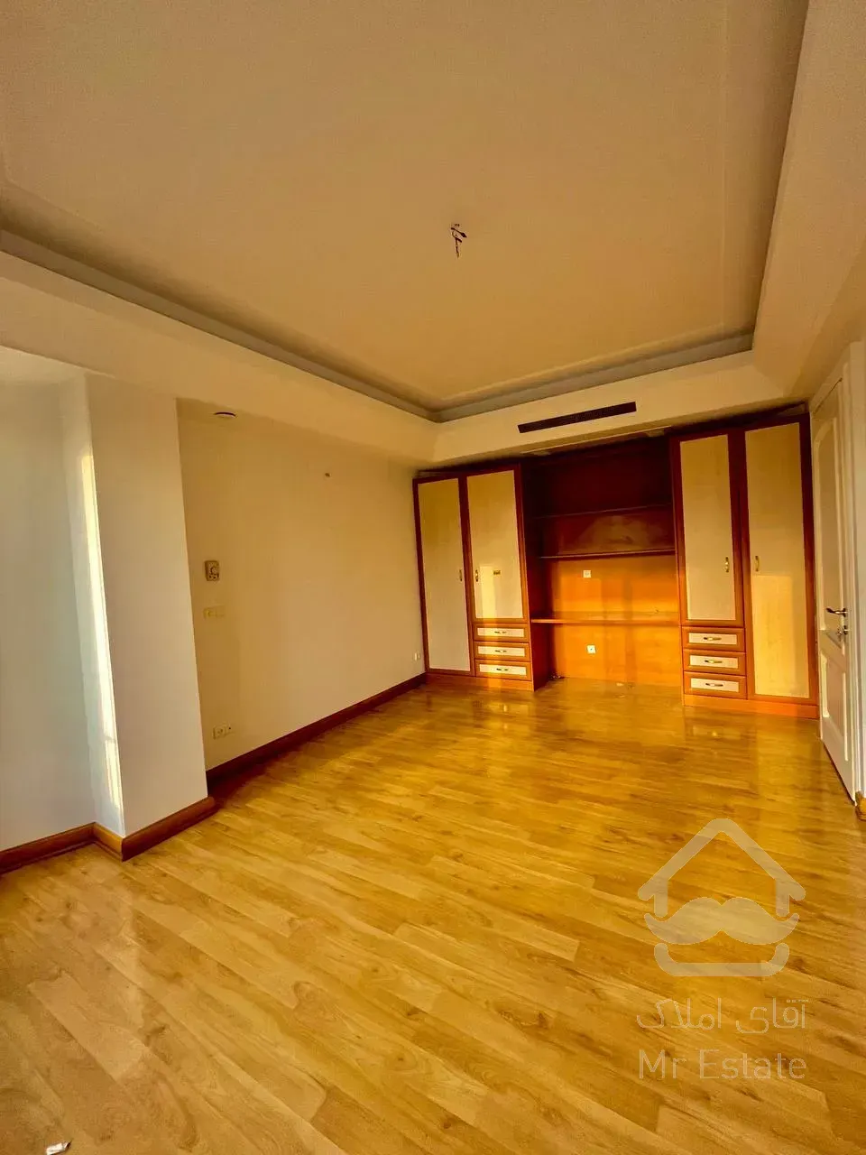 فروش آپارتمان ۱۷۵ متری در زعفرانیه