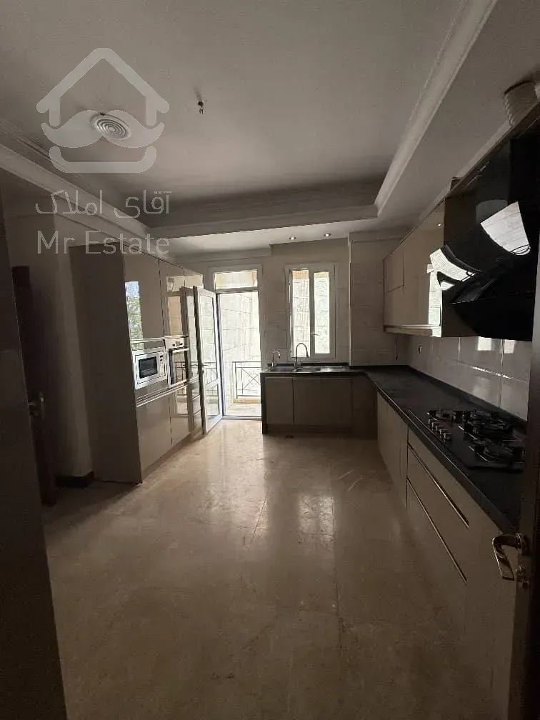 رهن آپارتمان ۲۲۰ متری در زعفرانیه