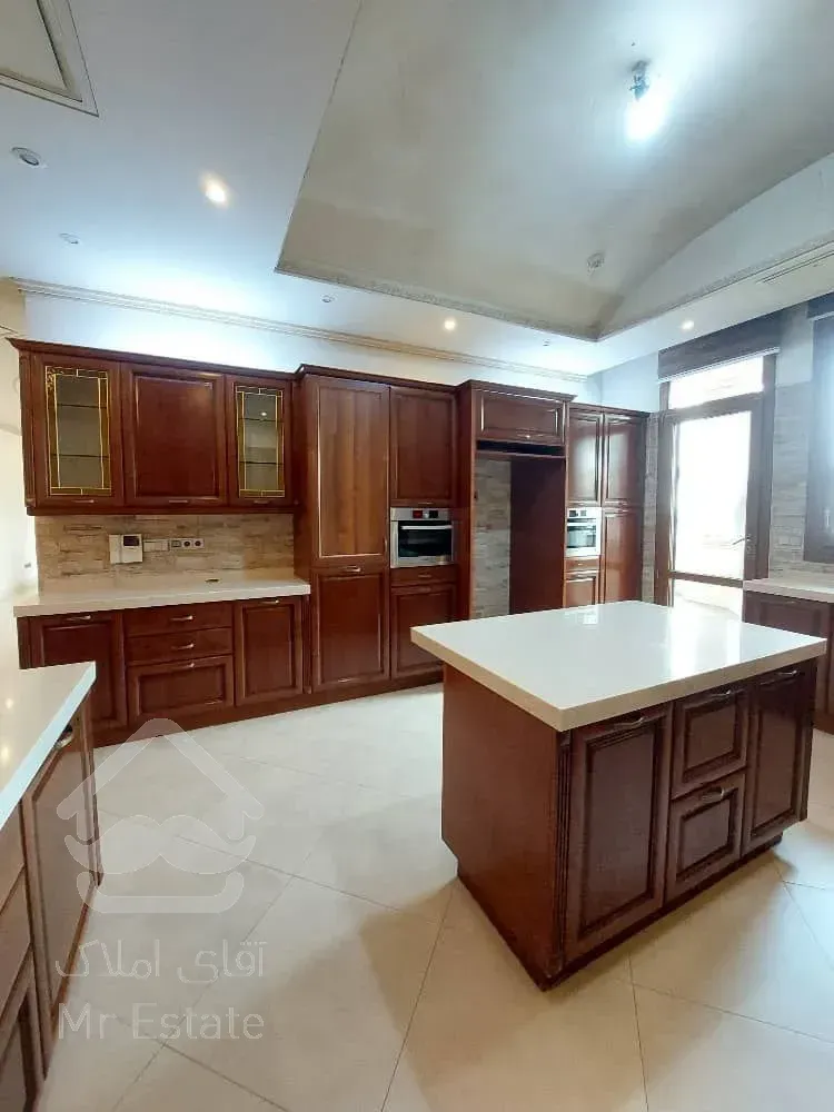 رهن آپارتمان ۳۳۰ متری در زعفرانیه