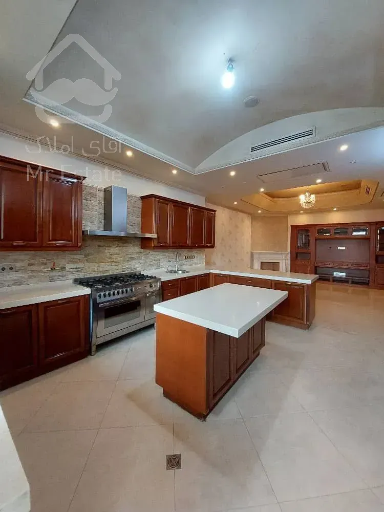 رهن آپارتمان ۳۳۰ متری در زعفرانیه