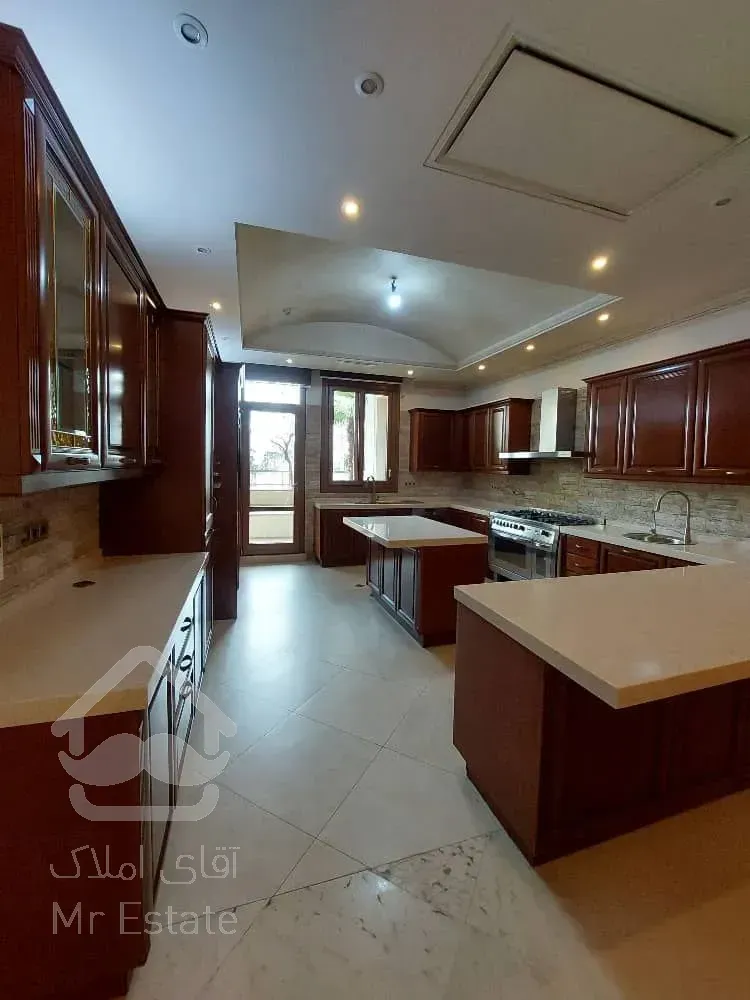 رهن آپارتمان ۳۳۰ متری در زعفرانیه