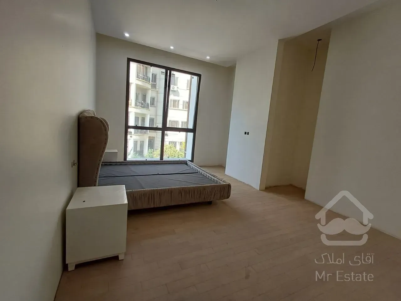 فروش آپارتمان ۲۵۰ متری در محمودیه