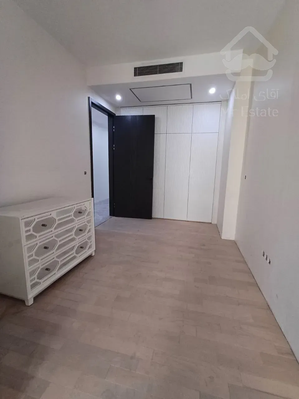 فروش آپارتمان ۲۵۰ متری در محمودیه