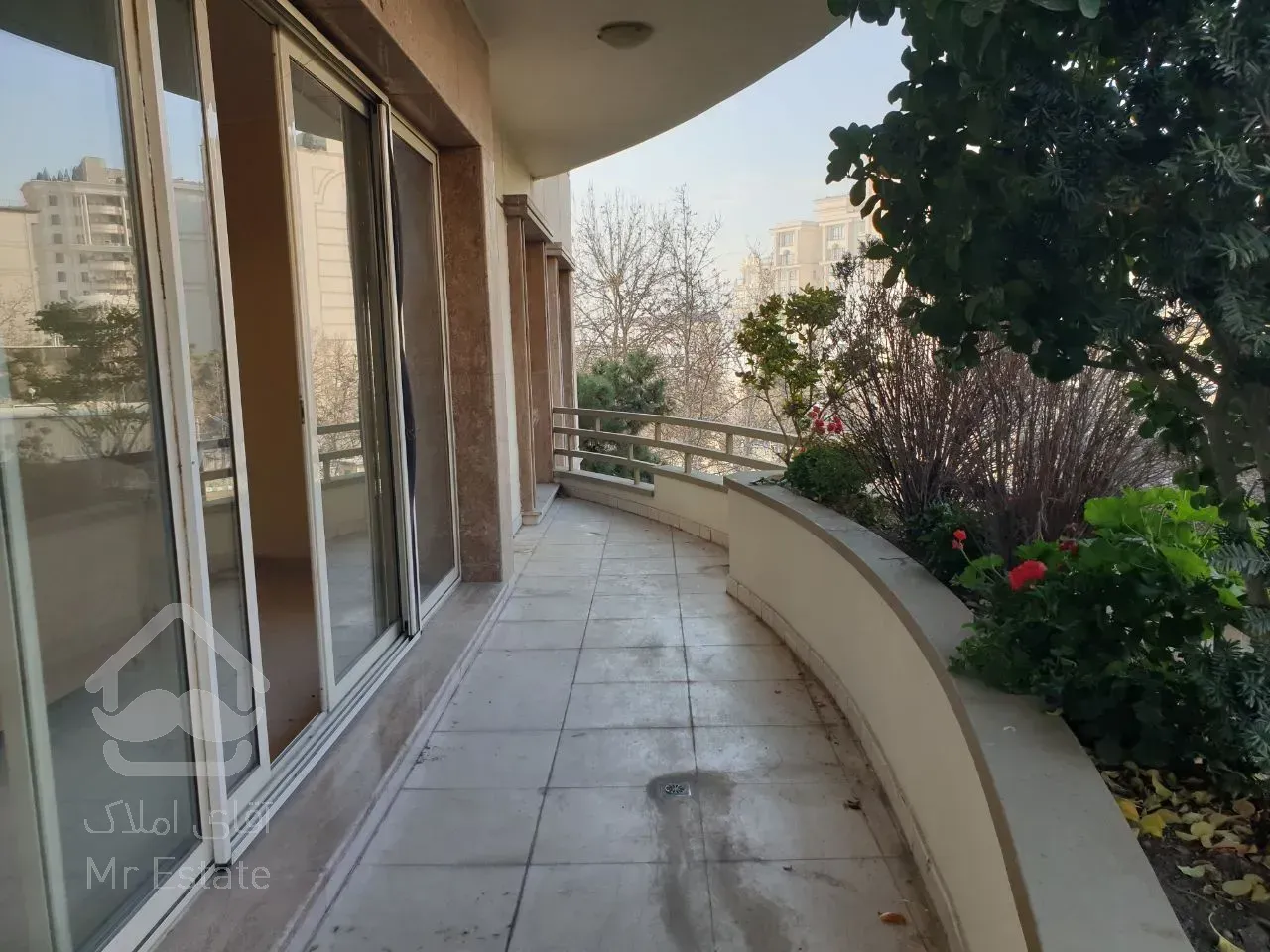 اجاره برج باغ ۳۳۰ متری در ولنجک