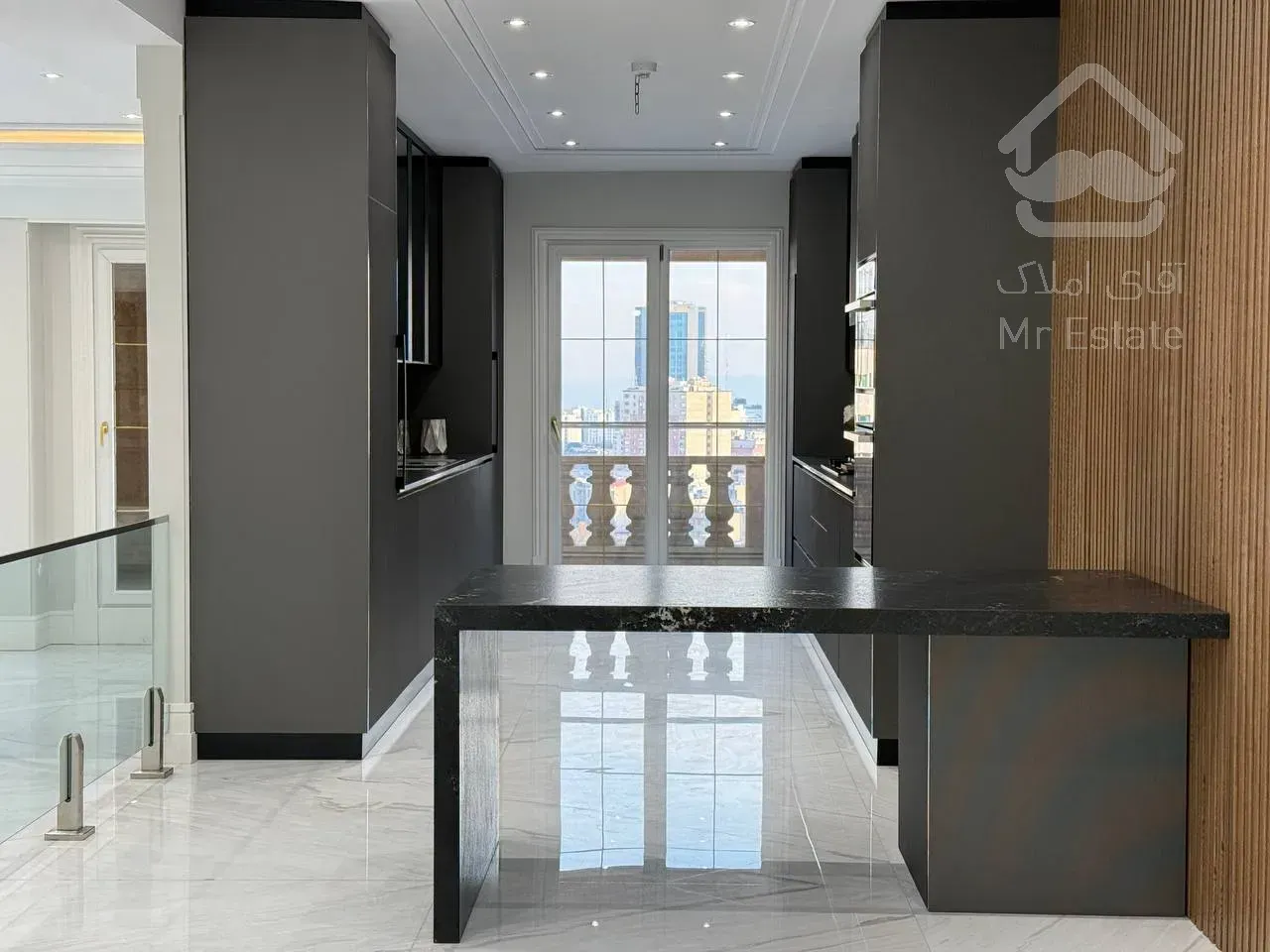 فروش آپارتمان ۲۴۰ متری در محمودیه