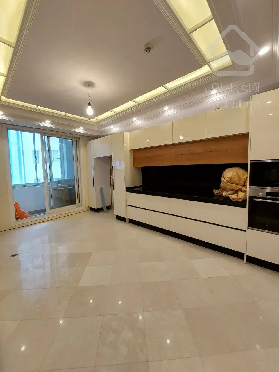 رهن آپارتمان 340 متری در زعفرانیه