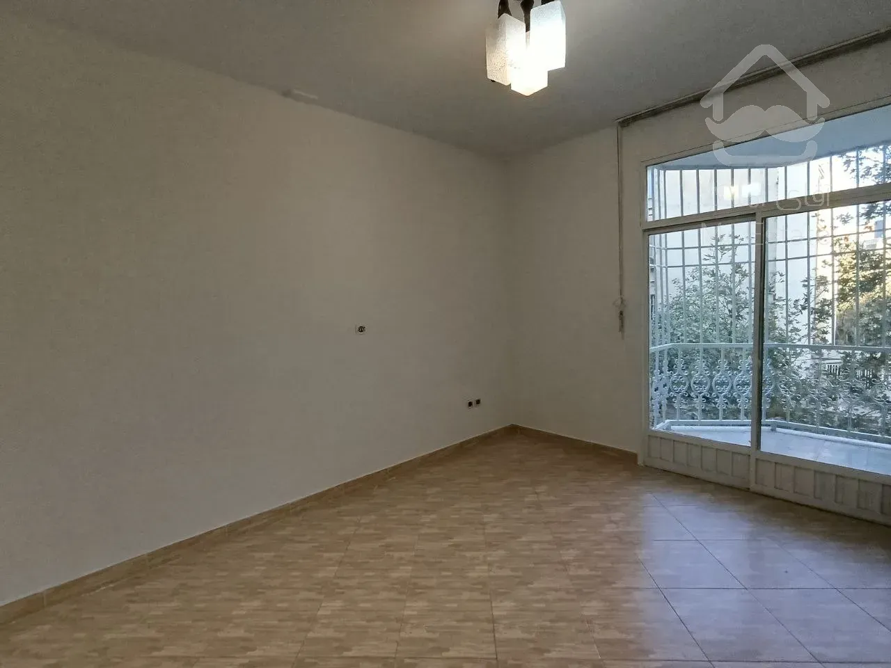 اجاره‌ آپارتمان ۱۳۰ متری در محمودیه