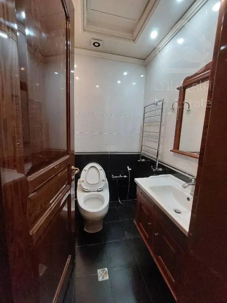 رهن آپارتمان ۳۳۰ متری در زعفرانیه