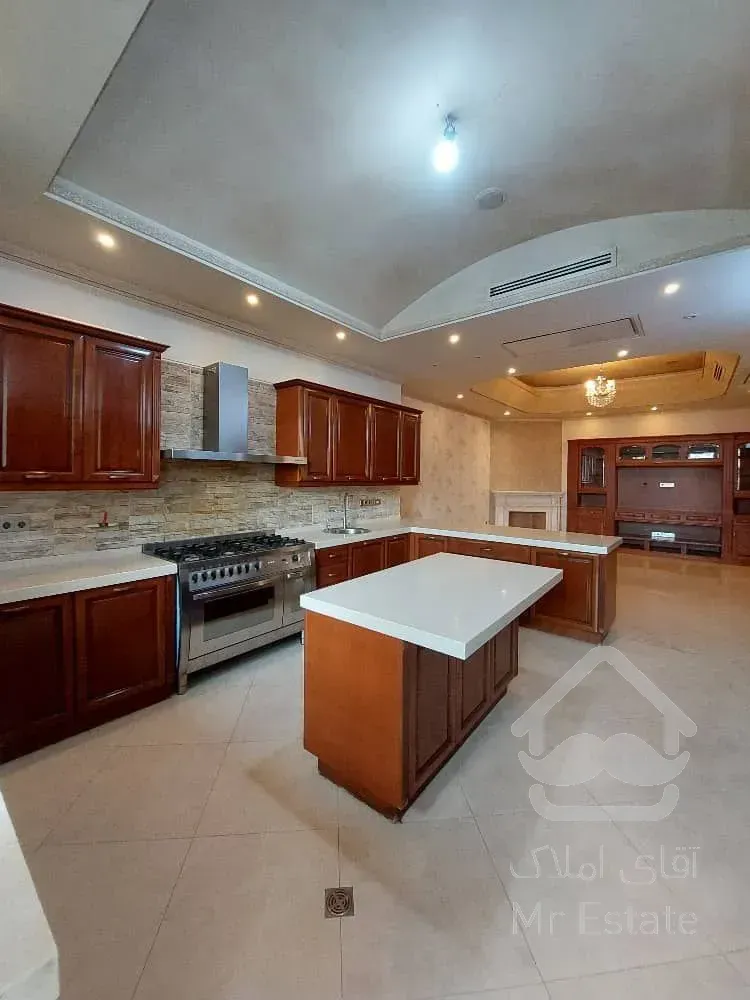 رهن آپارتمان ۳۳۰ متری در زعفرانیه