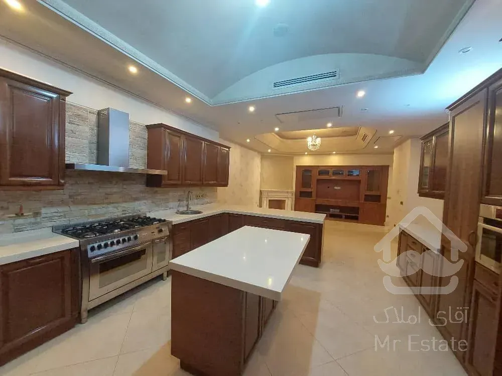 رهن آپارتمان ۳۳۰ متری در زعفرانیه