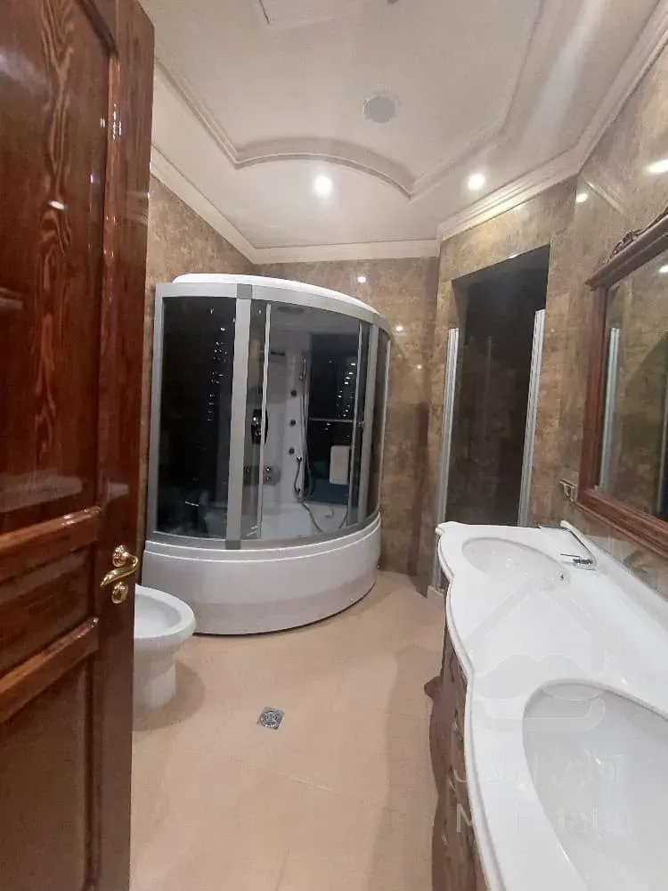 رهن آپارتمان ۳۳۰ متری در زعفرانیه