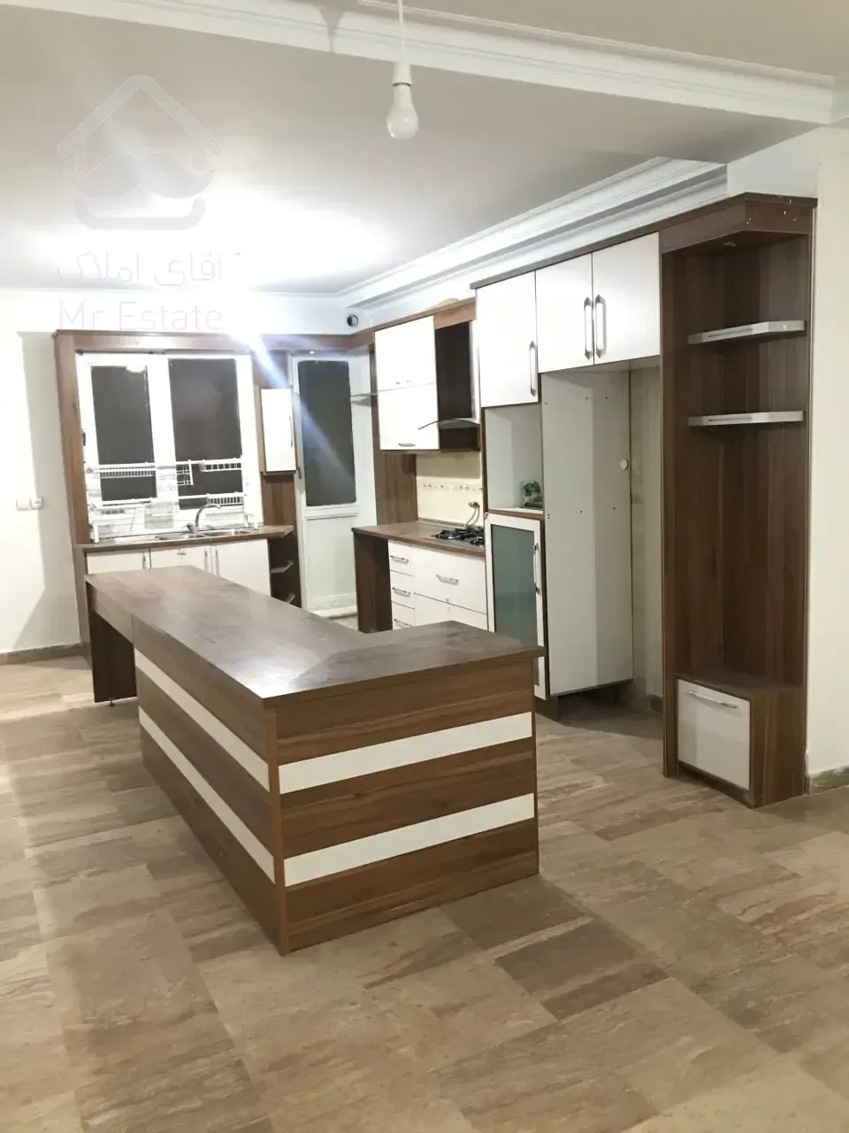 آپارتمان دوخوابه،۱۱۰متر،با ۲ پارکینگ سندی