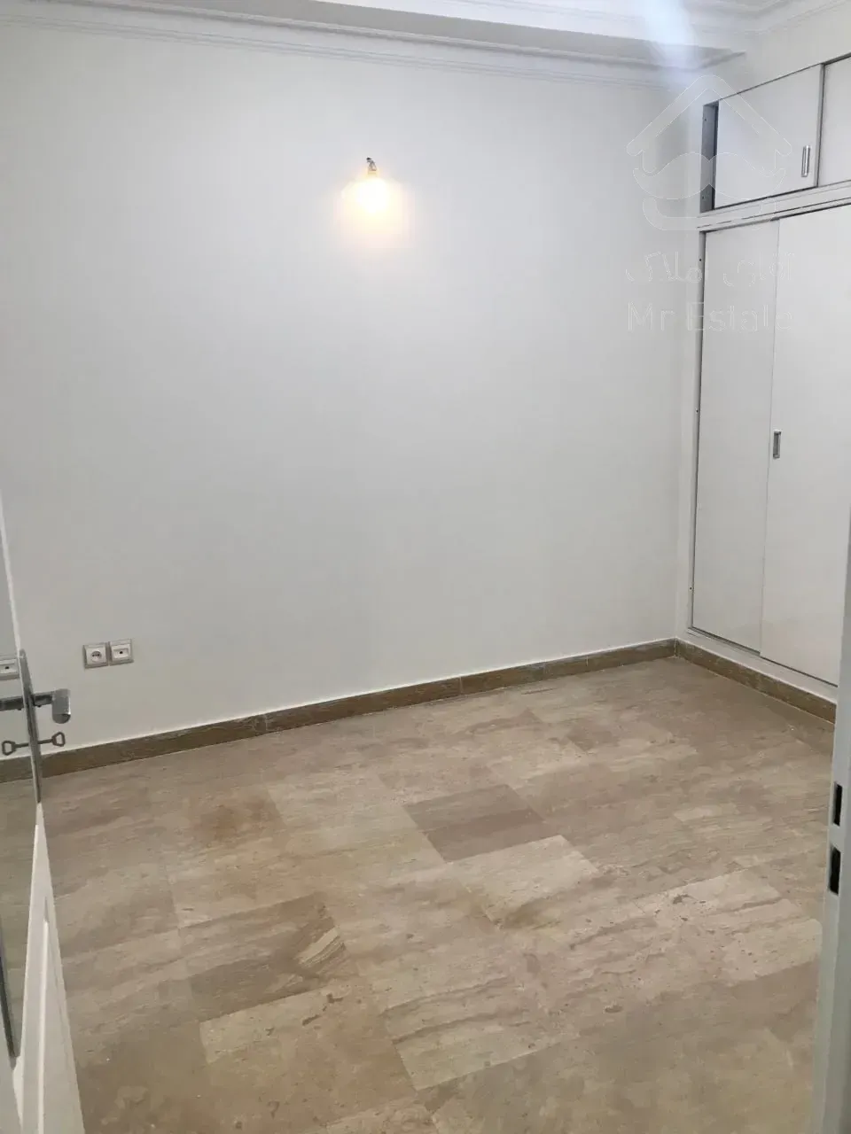 آپارتمان دوخوابه،۱۱۰متر،با ۲ پارکینگ سندی