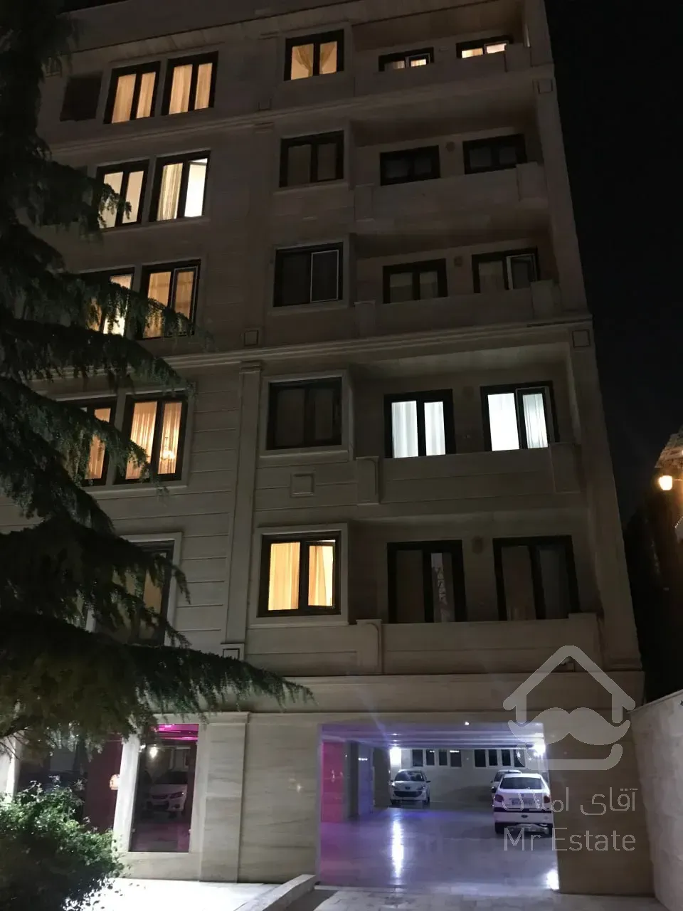 آپارتمان دوخوابه،۱۱۰متر،با ۲ پارکینگ سندی