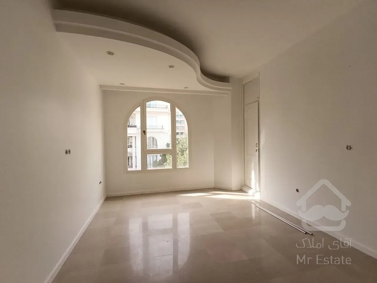 رهن آپارتمان ۲۶۰ متری در زعفرانیه