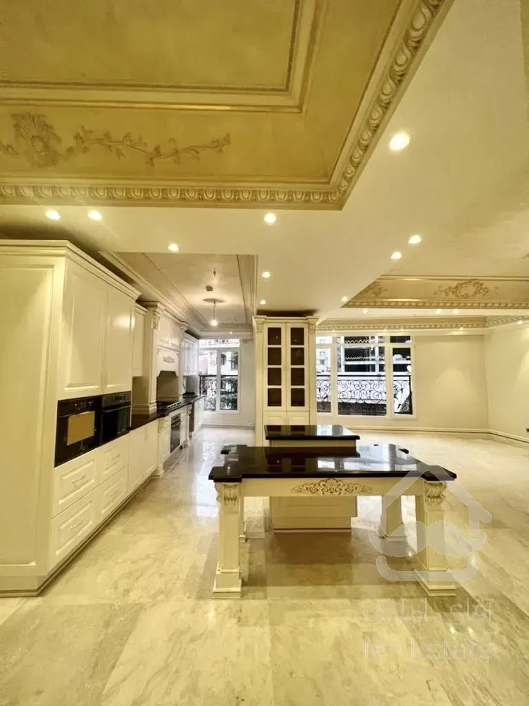 فروش آپارتمان ۱۷۰ متری در زعفرانیه