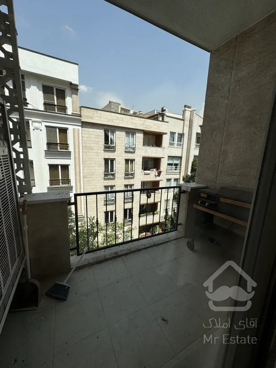 فروش آپارتمان 205 متری در زعفرانیه