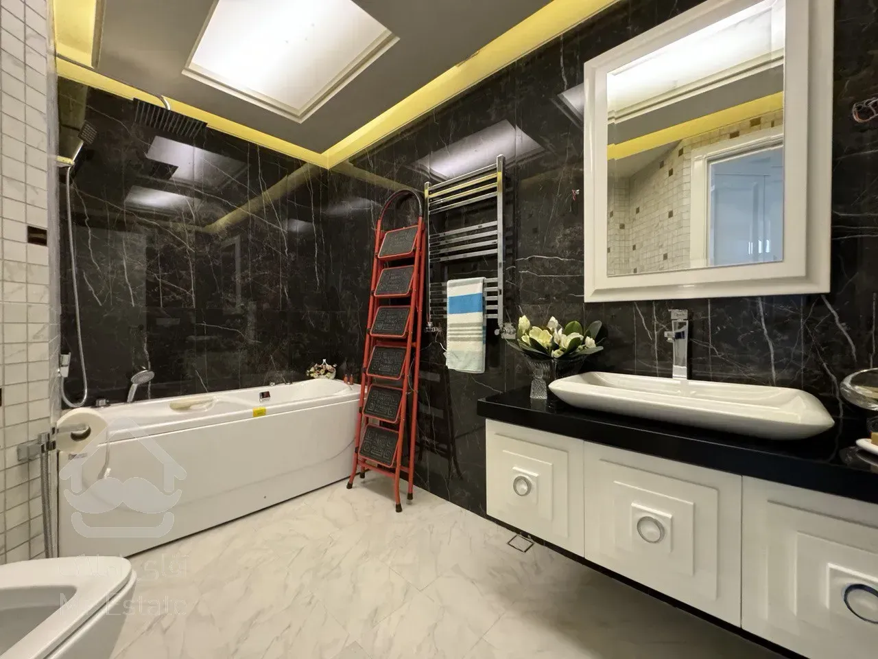 فروش آپارتمان 205 متری در زعفرانیه