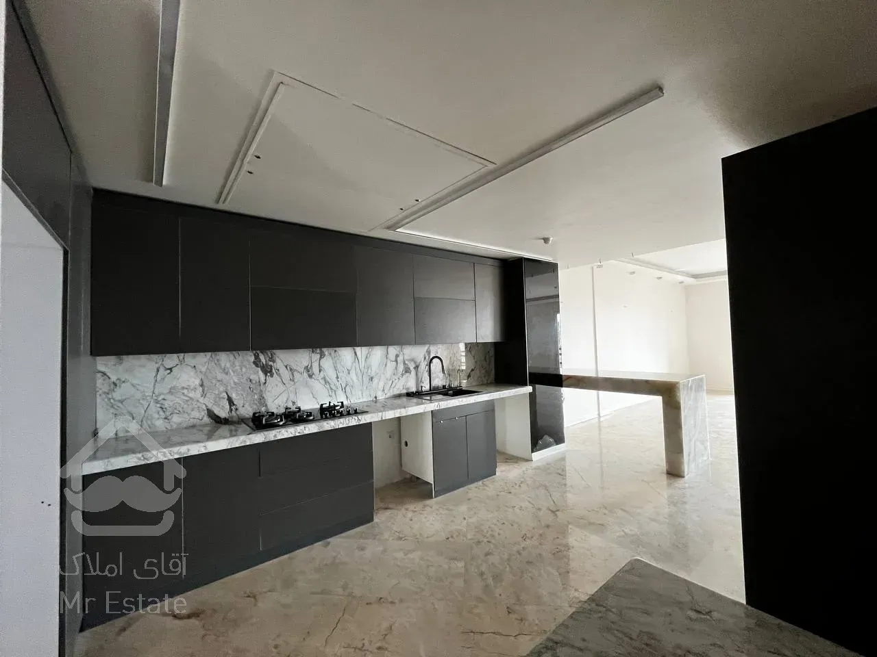 رهن آپارتمان 240 متری در زعفرانیه