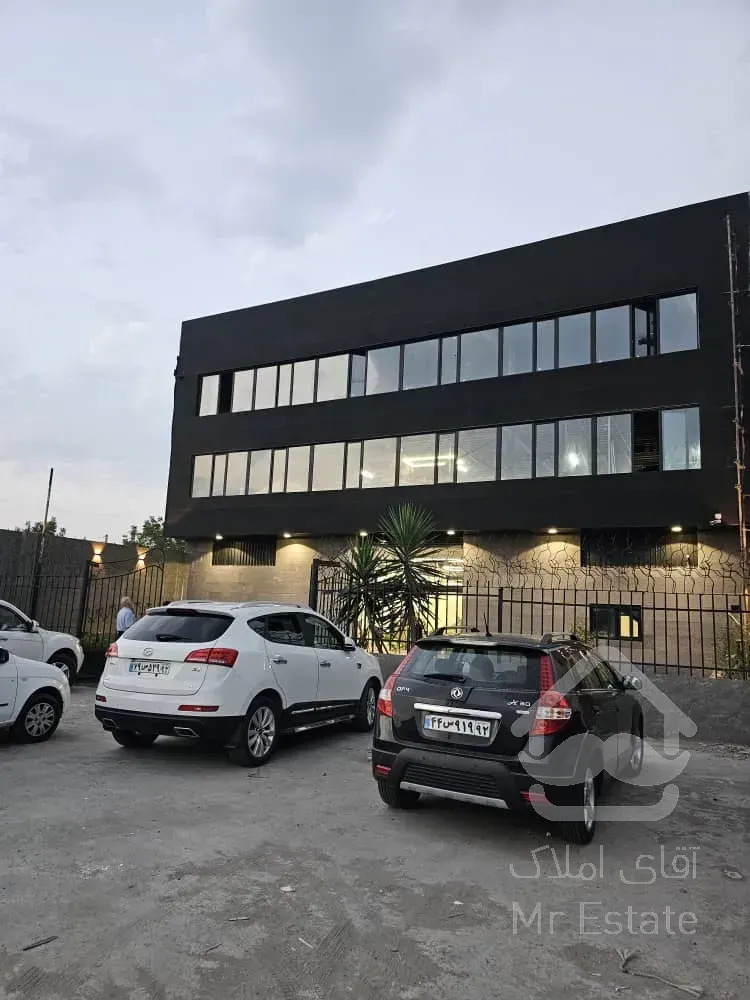 پاساژ تجاری، فروشگاه هایپر مبلمان