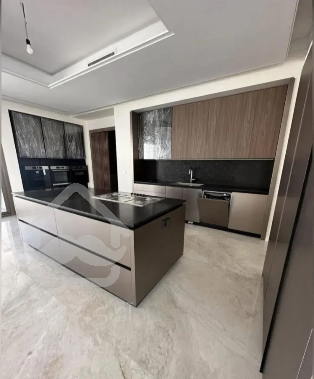 فروش آپارتمان 225 متری در زعفرانیه