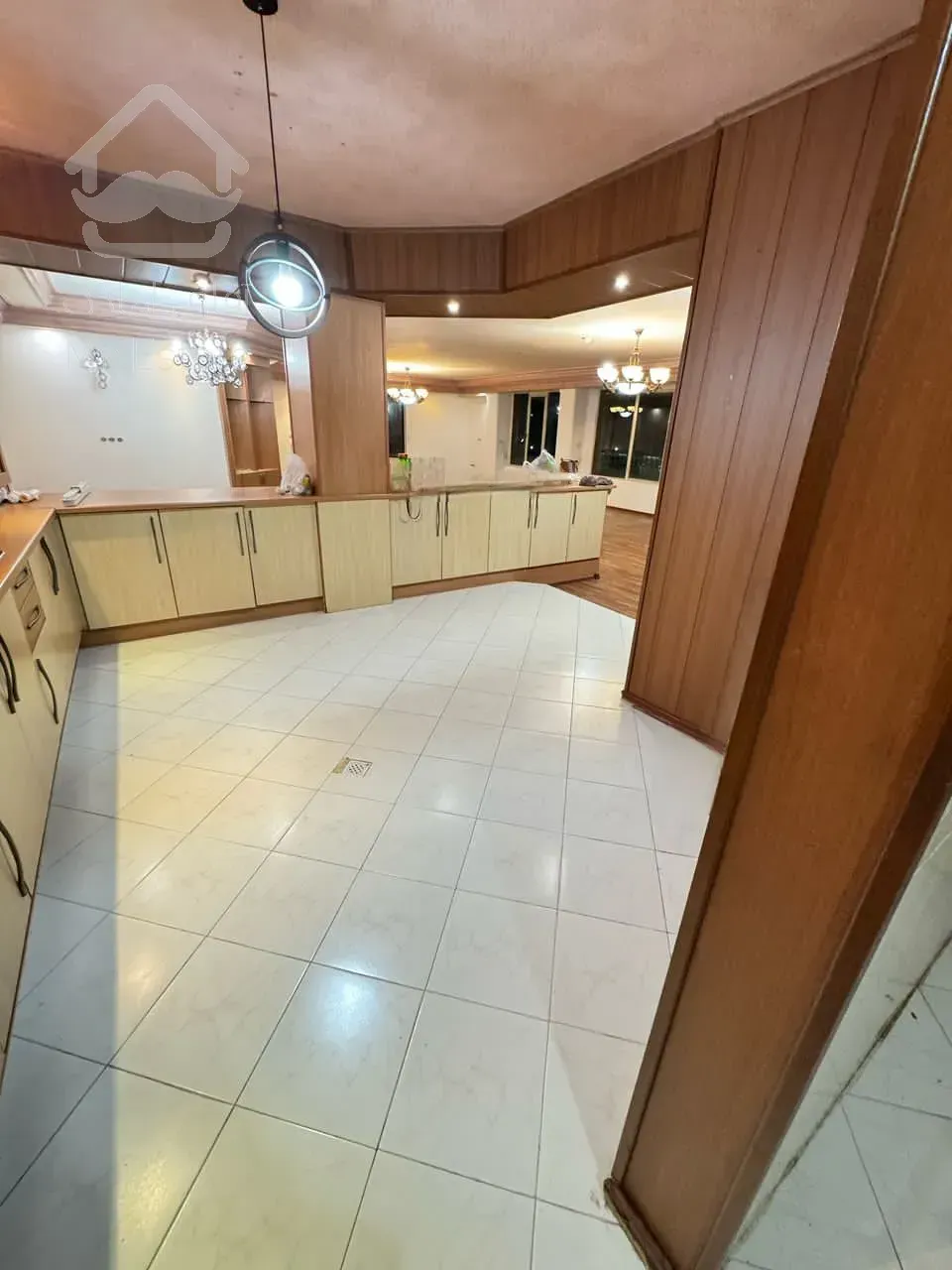 اپارتمان 215 متری میخک خانه اصفهان کنار پارک