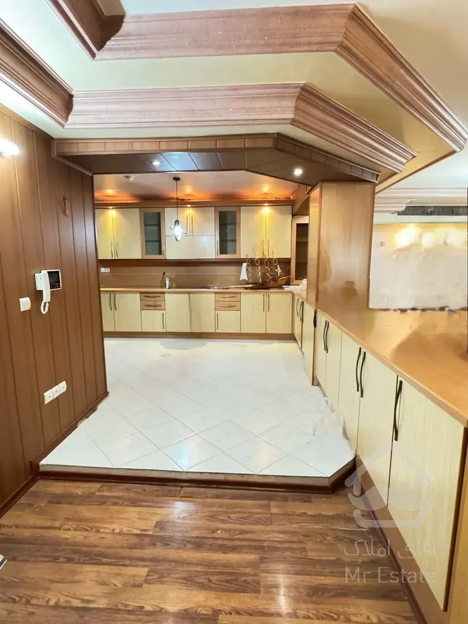 اپارتمان 215 متری میخک خانه اصفهان کنار پارک