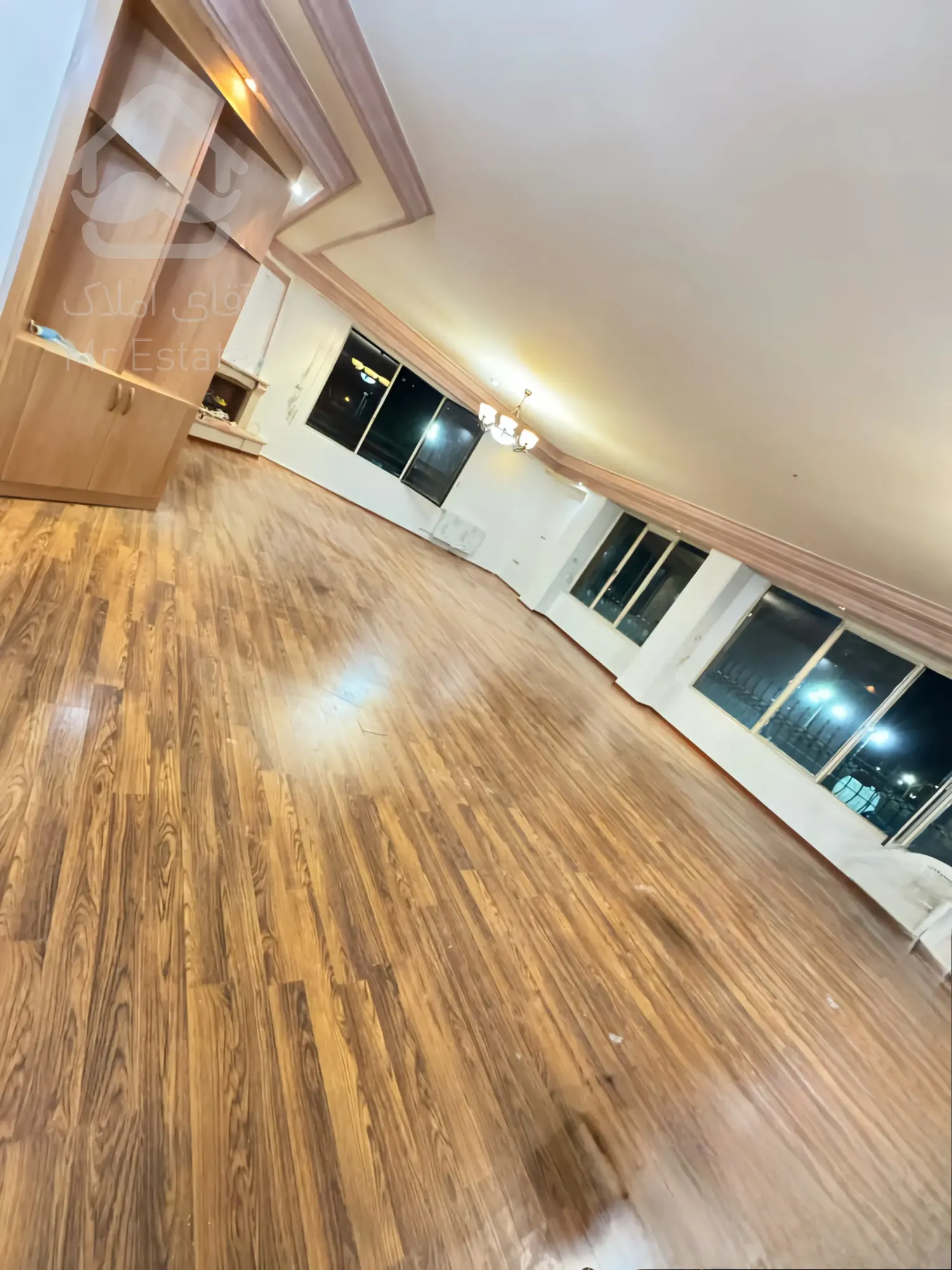 اپارتمان 215 متری میخک خانه اصفهان کنار پارک