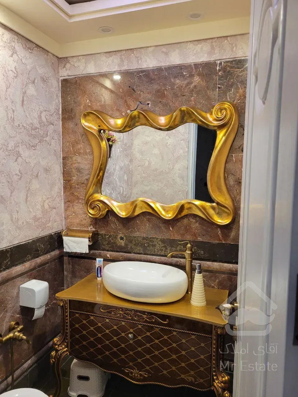 فروش آپارتمان 173 متری در زعفرانیه