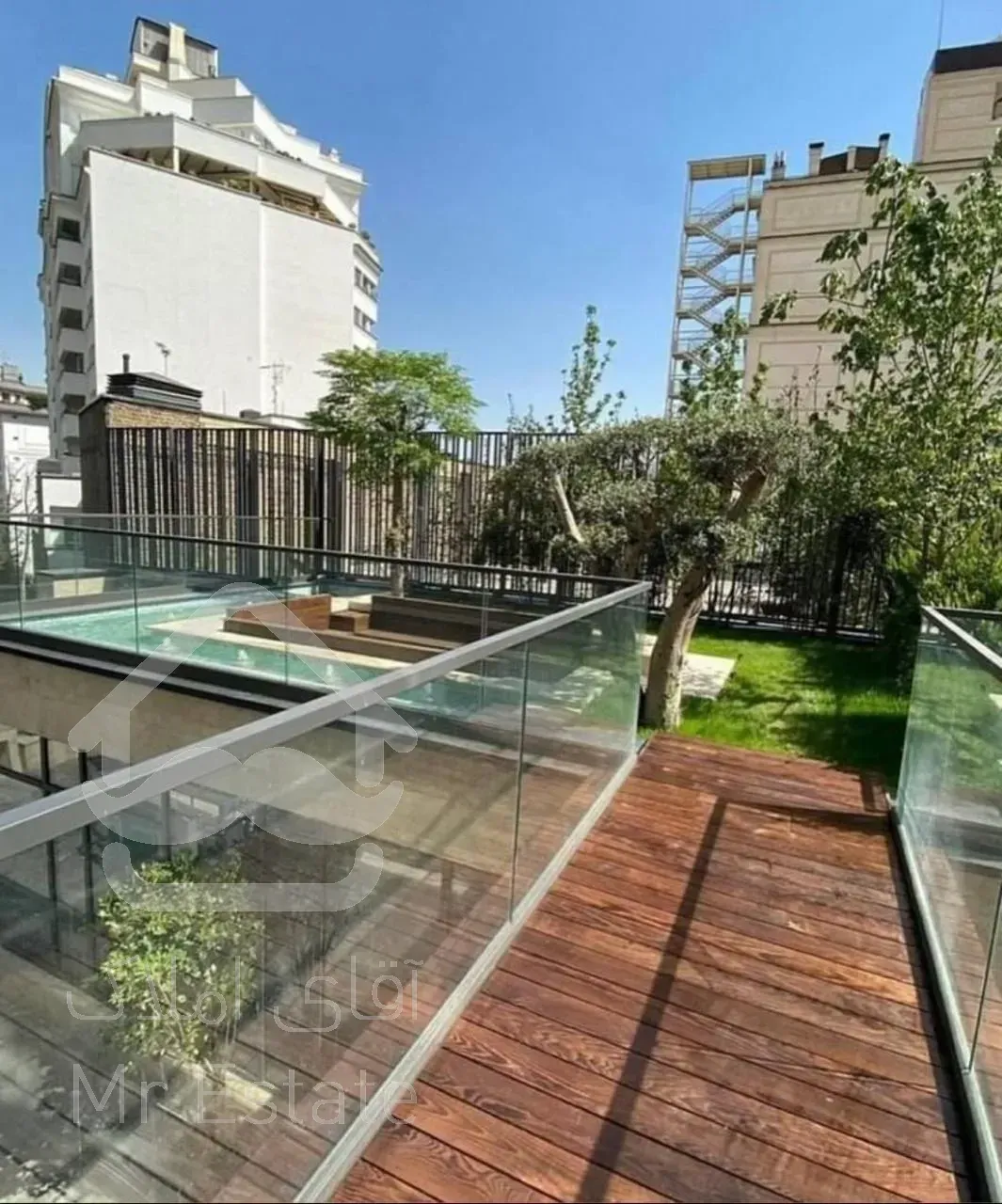 فروش برج باغ ۳۰۰ متری در زعفرانیه