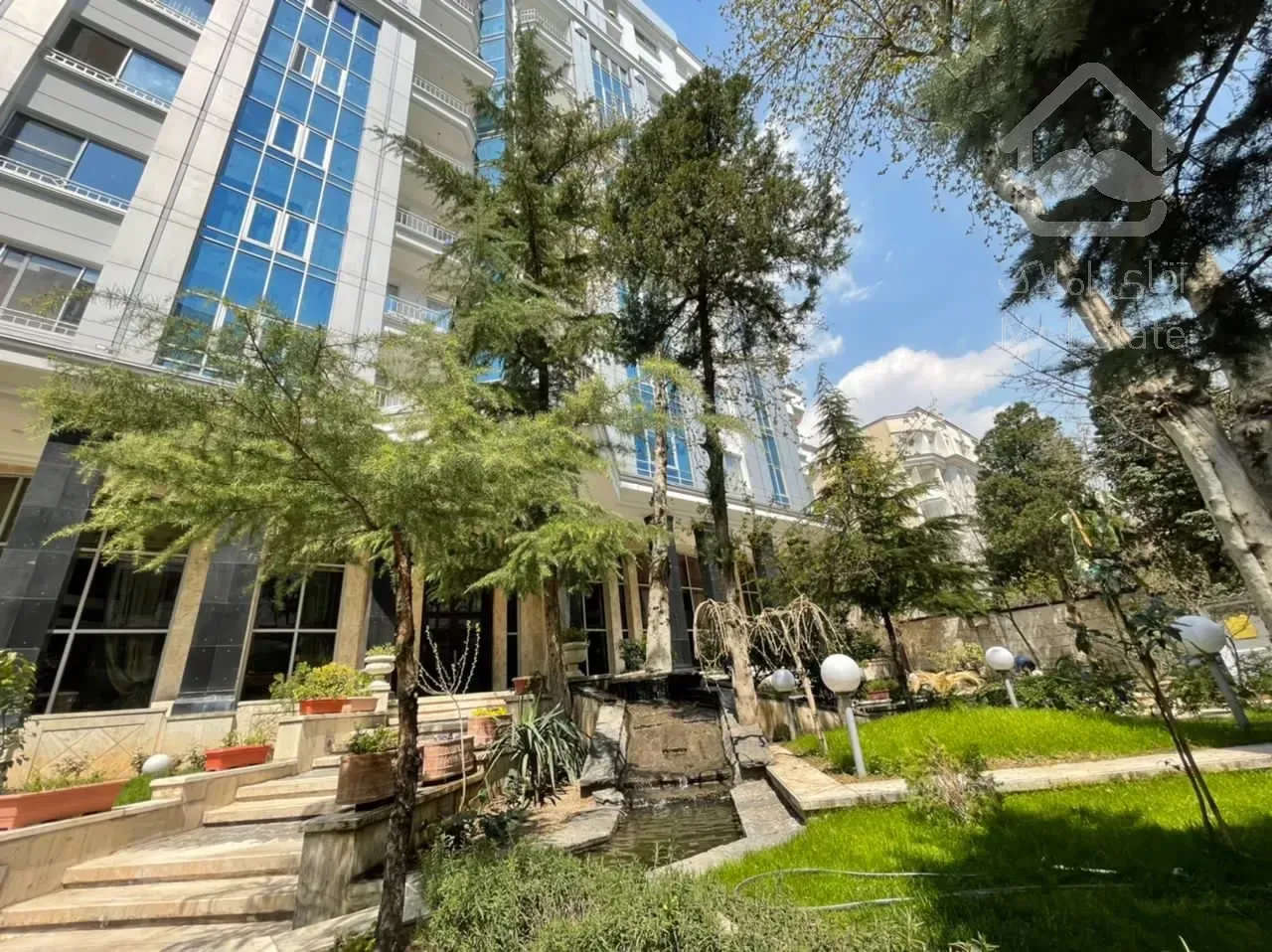 فروش آپارتمان ۲۳۰ متری در زعفرانیه