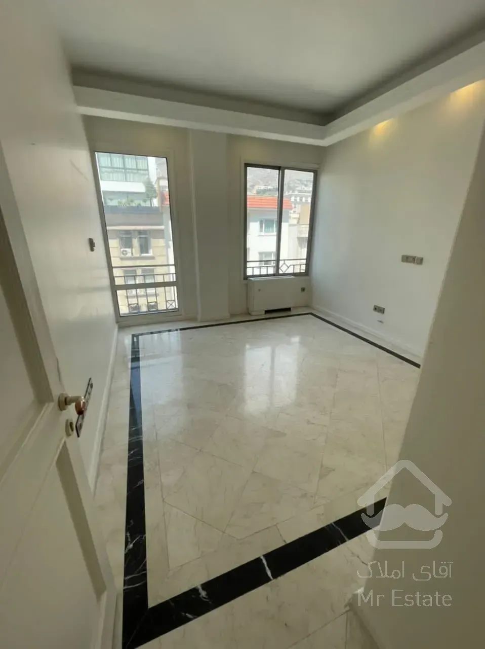 فروش آپارتمان ۲۳۰ متری در زعفرانیه