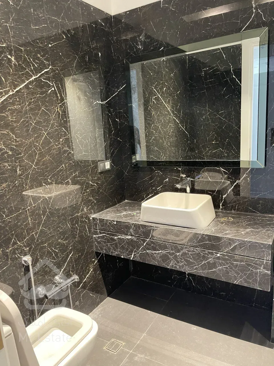 فروش برج باغ ۲۲۰ متری در ولنجک