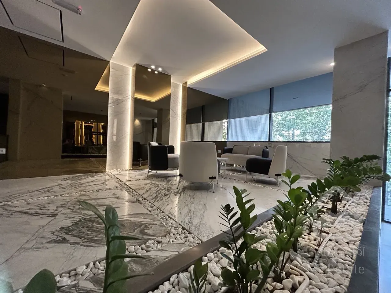 اجاره آپارتمان ۲۳۰ متری در زعفرانیه