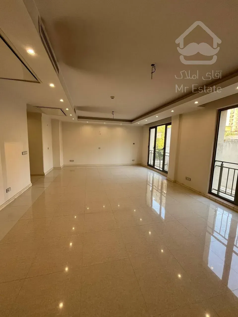 فروش آپارتمان ۱۵۶ متری در زعفرانیه