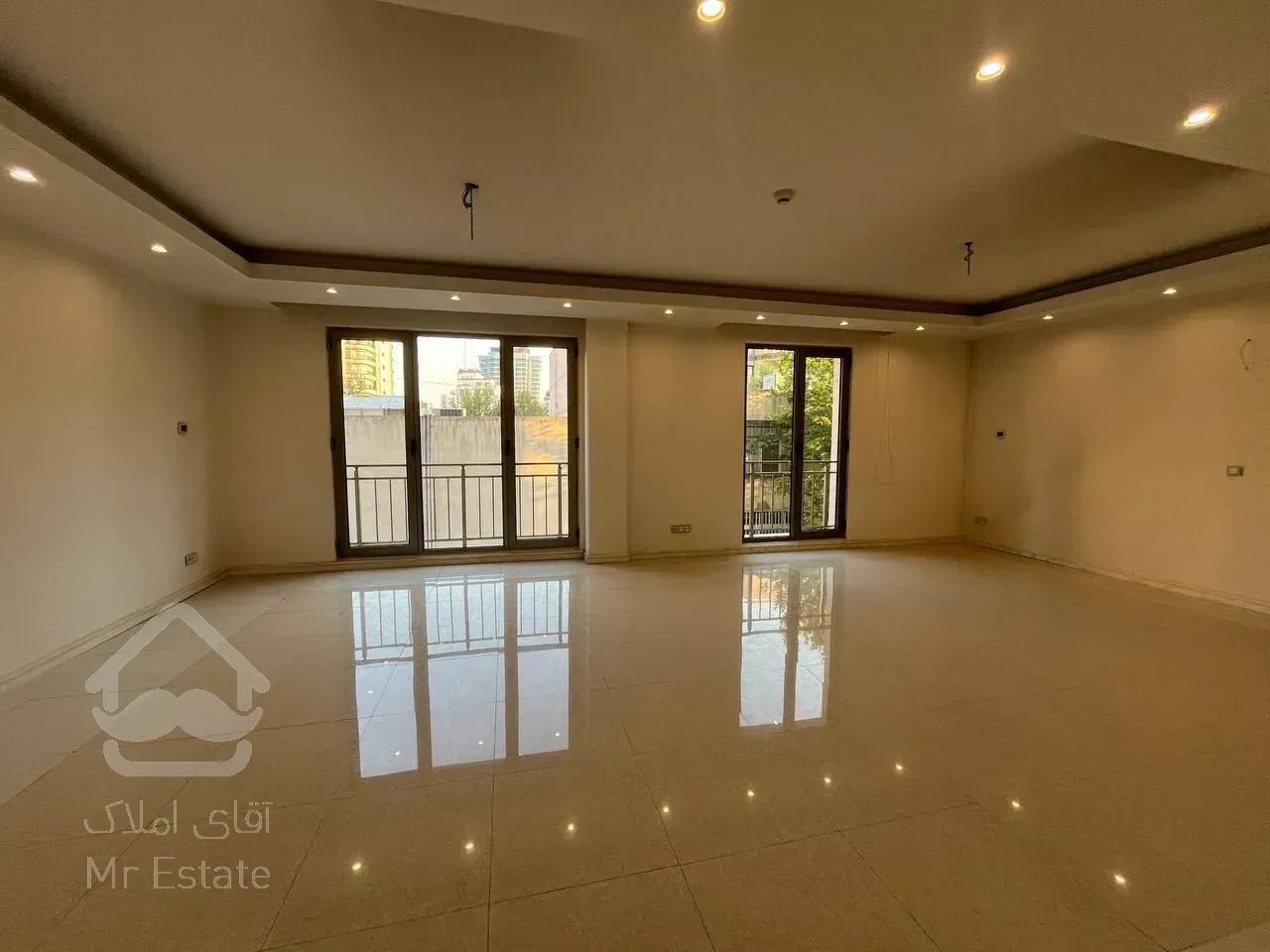 فروش آپارتمان ۱۵۶ متری در زعفرانیه