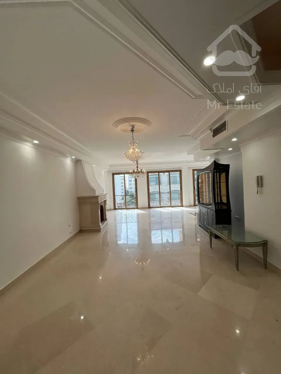 رهن آپارتمان ۱۷۰ متری در زعفرانیه